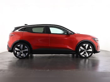 Used Renault Megane E Tech 2022 for sale - 76873500: Photo