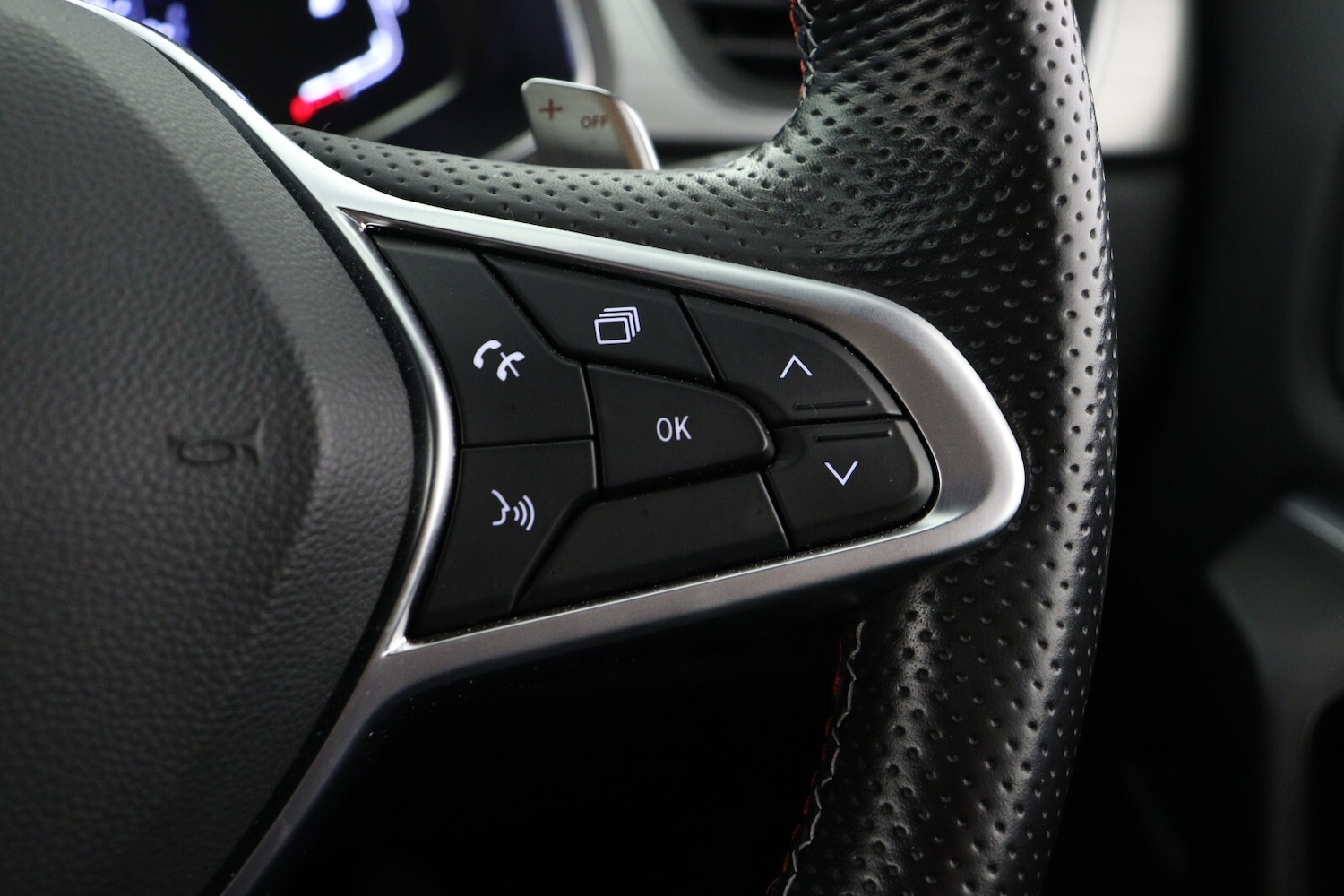 Used Renault Captur 2021 for sale - 76873302: Photo 24