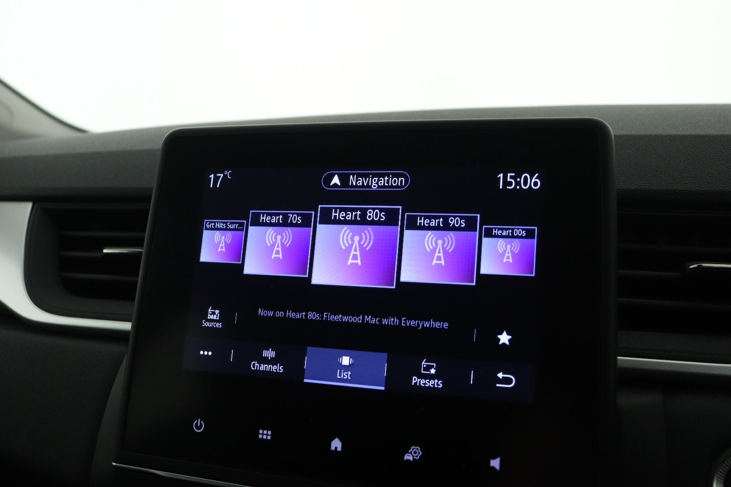 Used Renault Captur 2023 for sale - 76871492: Photo 17