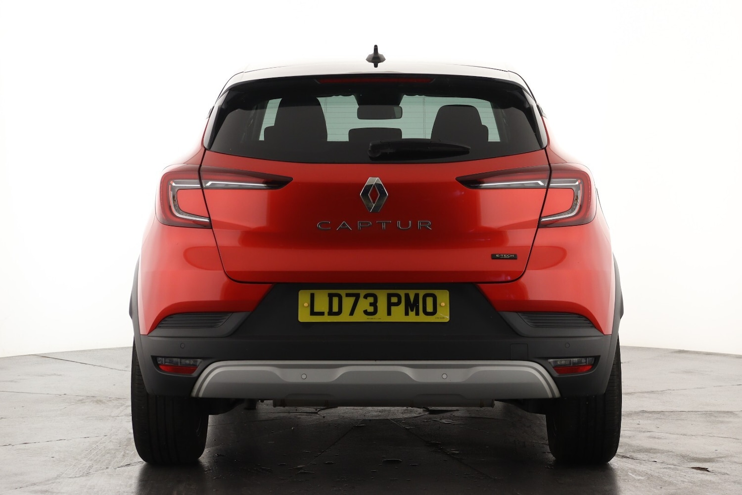 Used Renault Captur 2023 for sale - 76871492: Photo 2