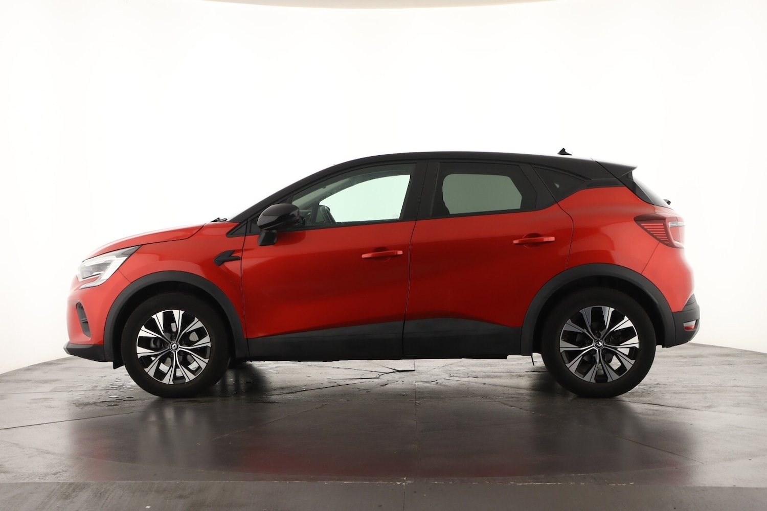 Used Renault Captur 2023 for sale - 76871492: Photo 8