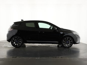 Used Renault Clio 2025 for sale - 76254981: Photo