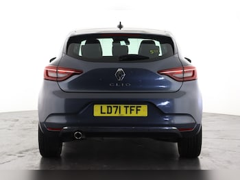 Used Renault Clio 2021 for sale - 76033703: Photo 2