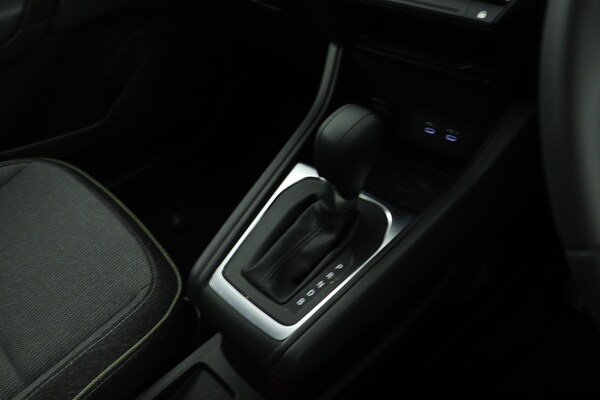 Used Renault Captur 2024 for sale - 75763602: Photo 17
