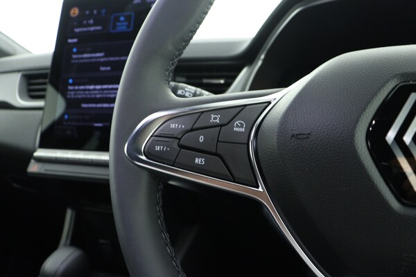 Used Renault Captur 2024 for sale - 75763602: Photo 18