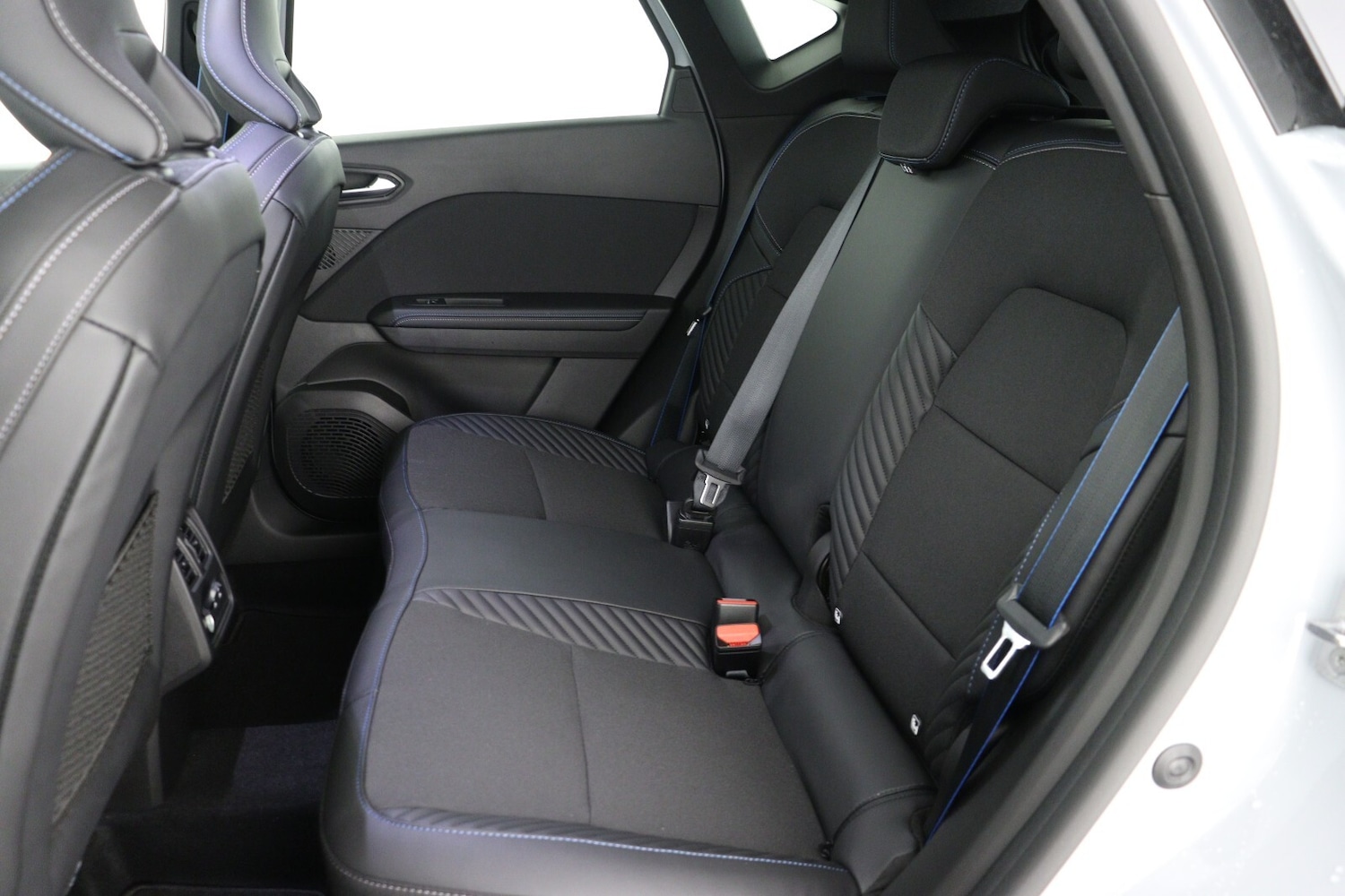 Used Renault Captur 2026 for sale - 77083653: Photo 12