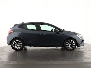 Used Renault Clio 2022 for sale - 76311946: Photo