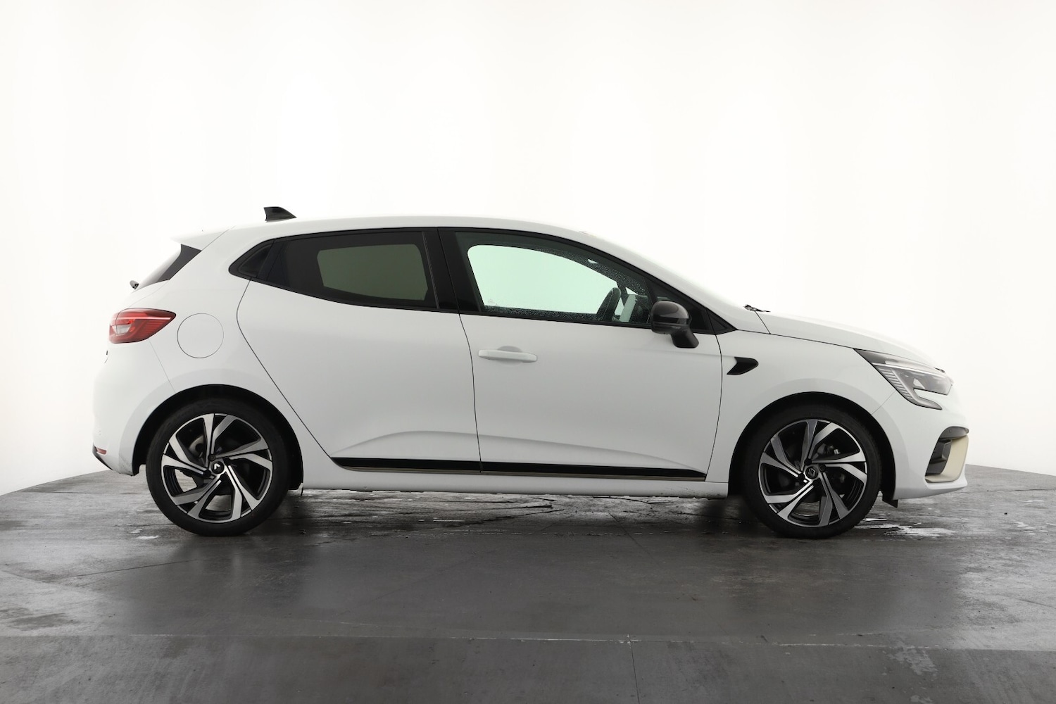 Used Renault Clio 2023 for sale - 77619115: Photo 5