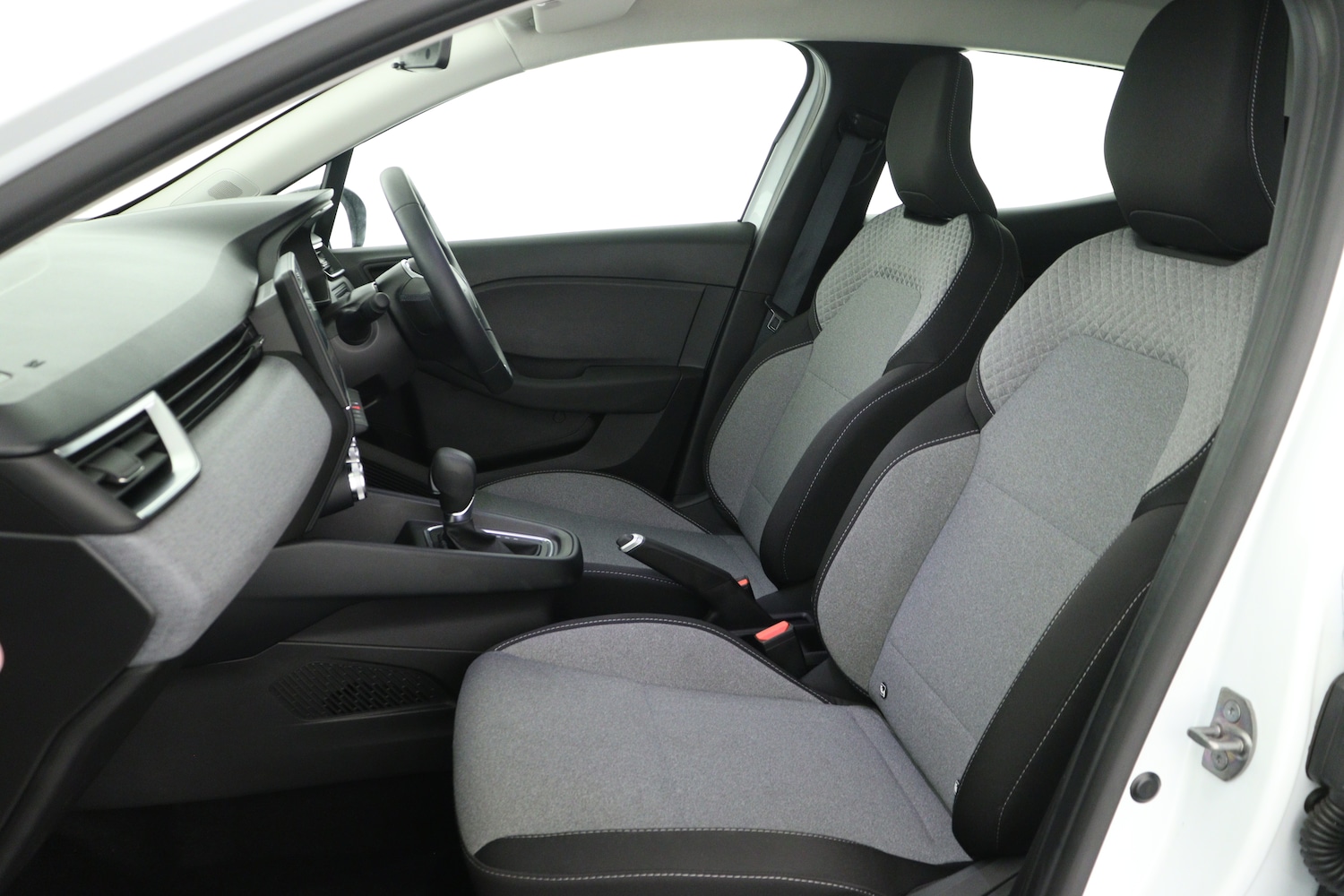 Used Renault Clio 2024 for sale - 76871921: Photo 11