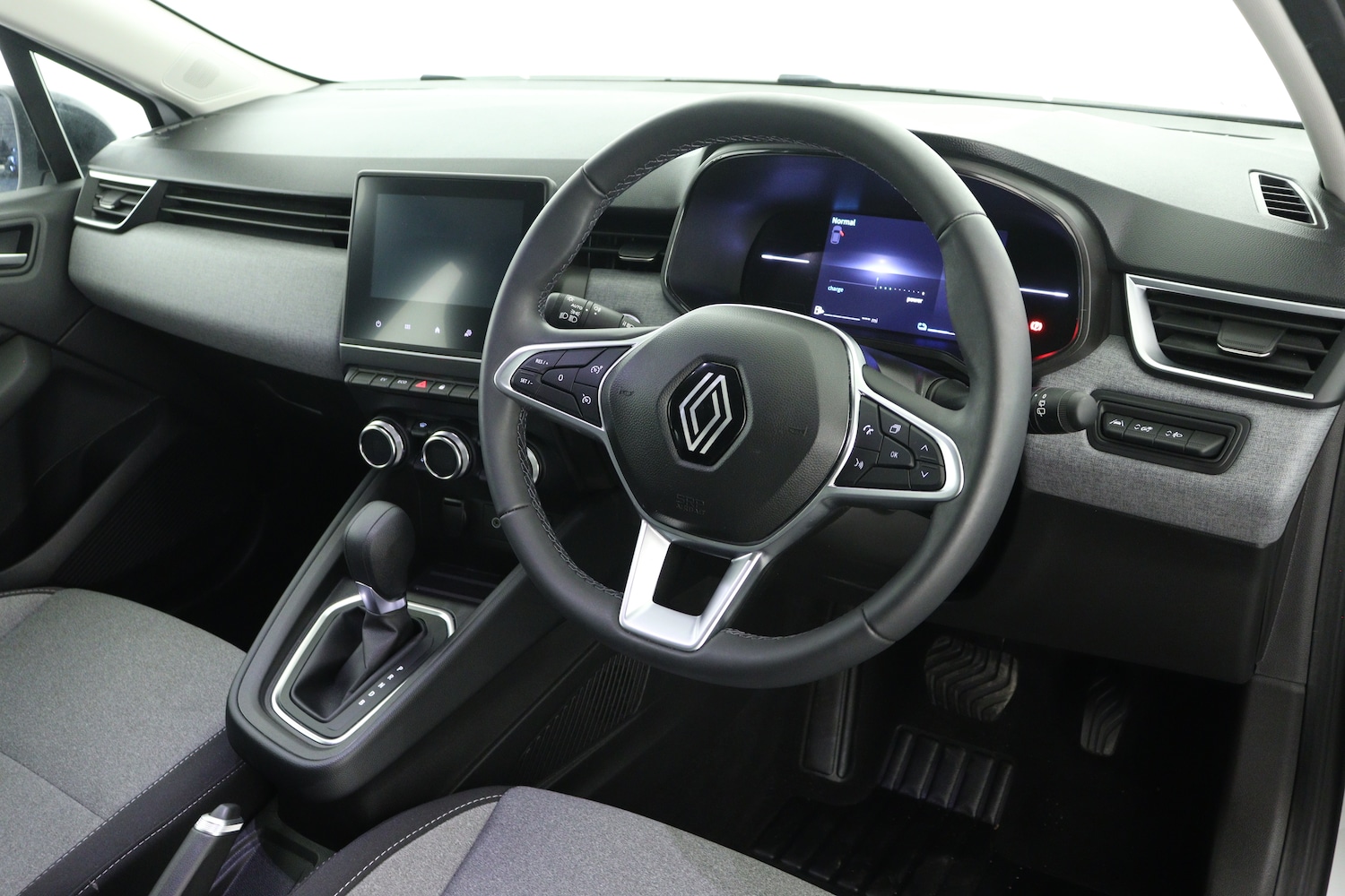 Used Renault Clio 2024 for sale - 76871921: Photo 14