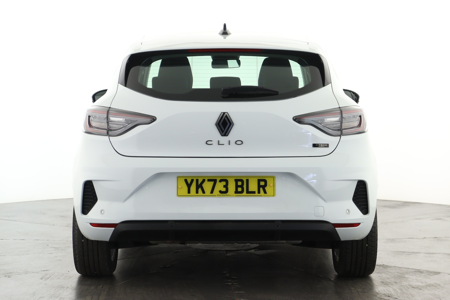 Used Renault Clio 2024 for sale - 76871921: Photo 2