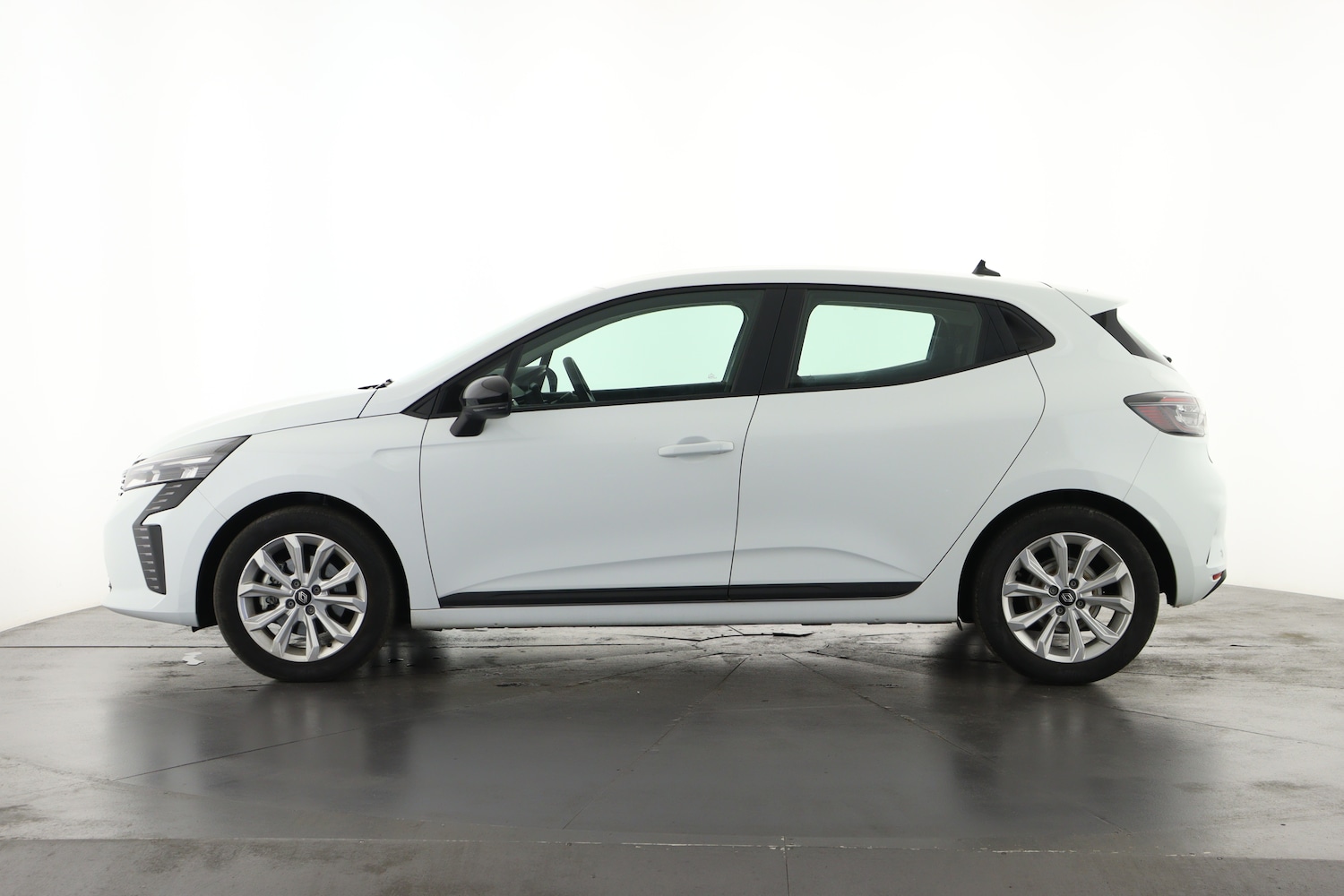 Used Renault Clio 2024 for sale - 76871921: Photo 8