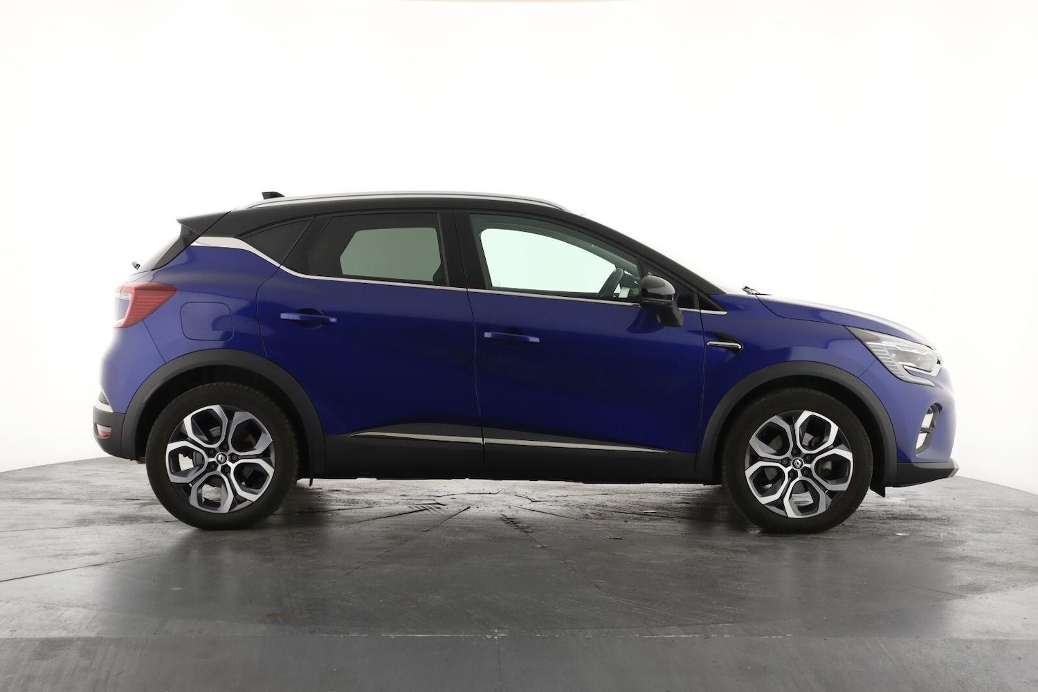 Used Renault Captur 2023 for sale - 77640672: Photo 5