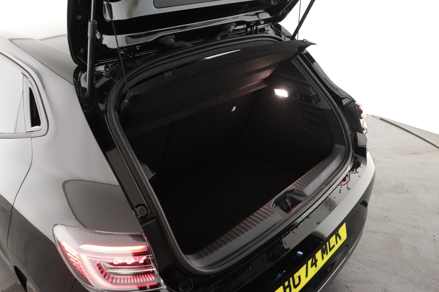 Used Renault Clio 2024 for sale - 76869483: Photo 10