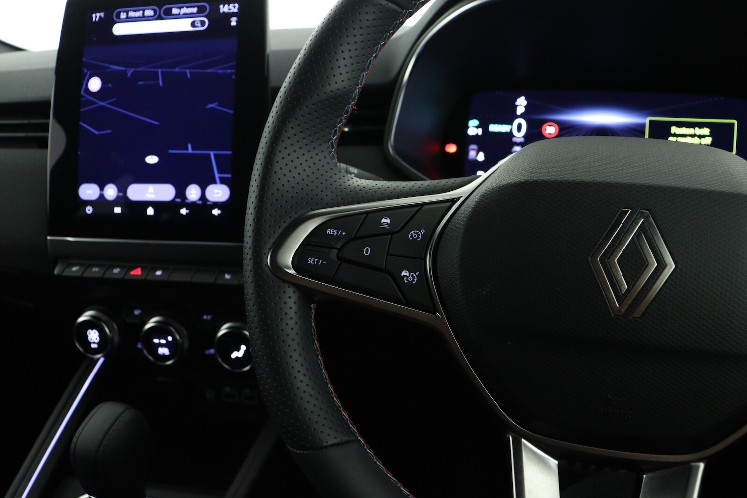 Used Renault Clio 2024 for sale - 76869483: Photo 18