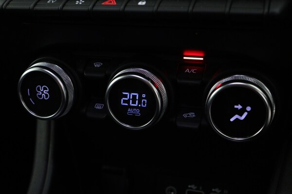 Used Renault Captur 2024 for sale - 76161341: Photo 19
