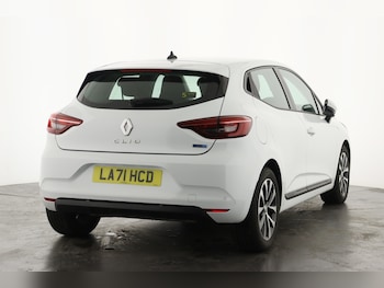 Used Renault Clio 2021 for sale - 76534053: Photo