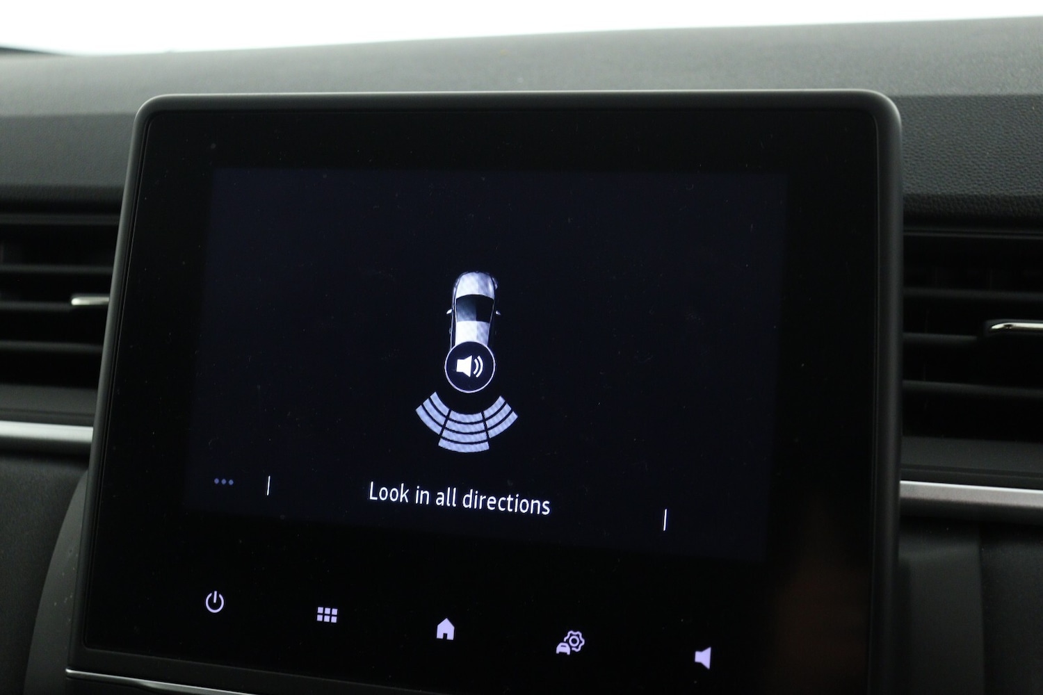 Used Renault Captur 2023 for sale - 76869498: Photo 18