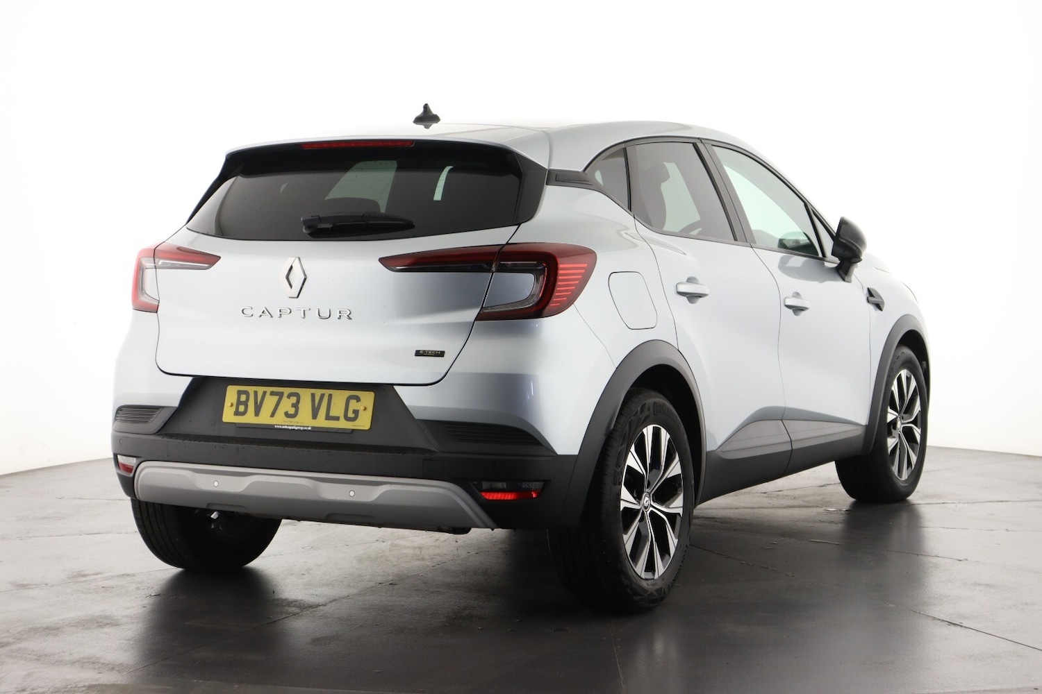 Used Renault Captur 2023 for sale - 76869498: Photo 3