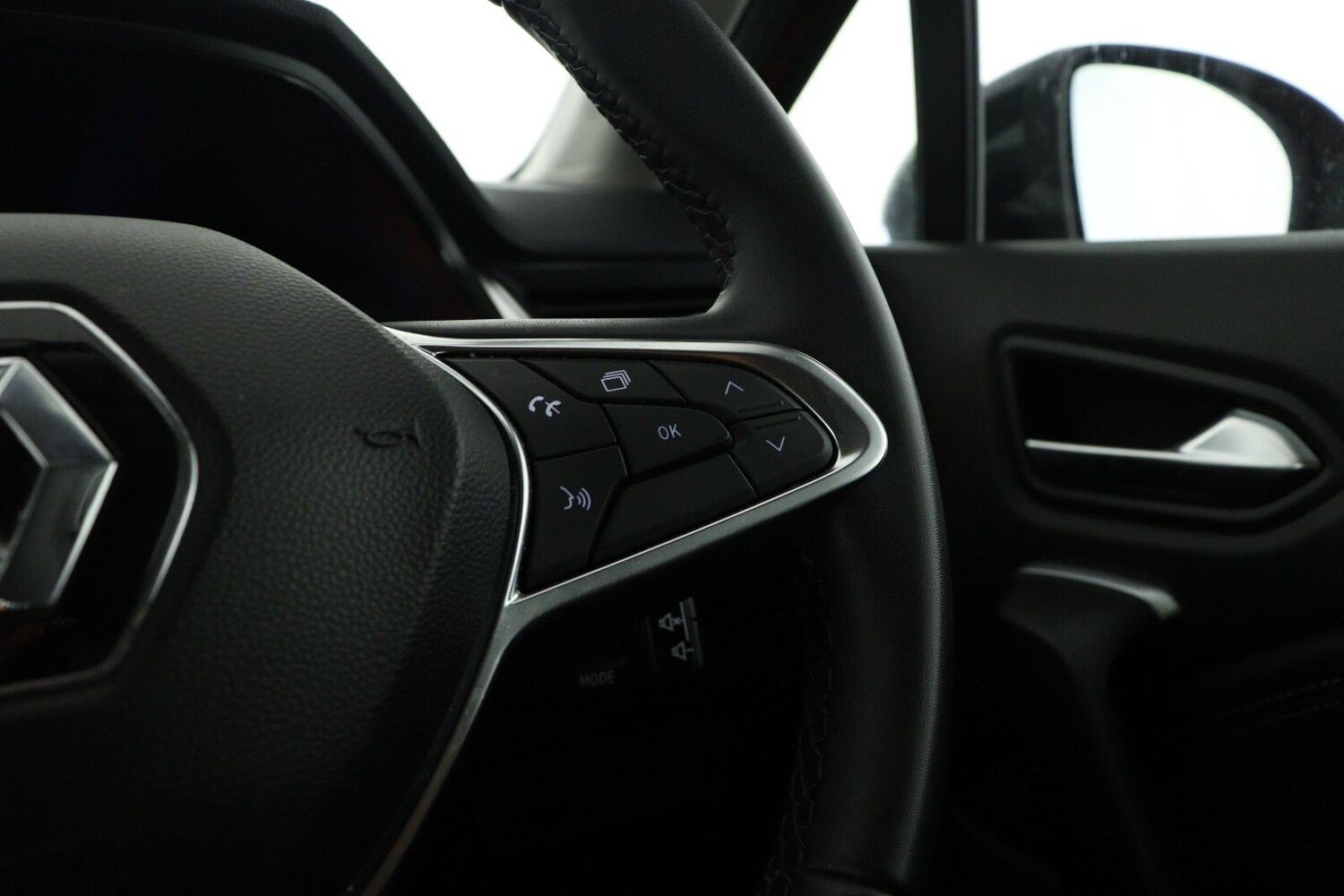 Used Renault Captur 2023 for sale - 75984651: Photo 21