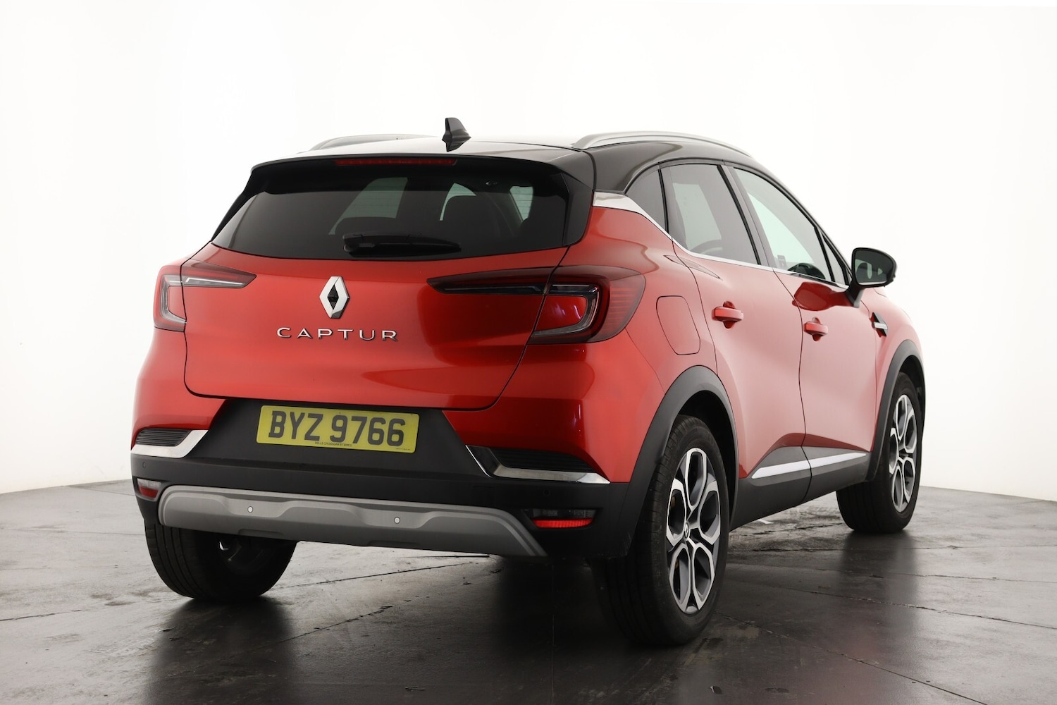 Used Renault Captur 2023 for sale - 75984651: Photo 3