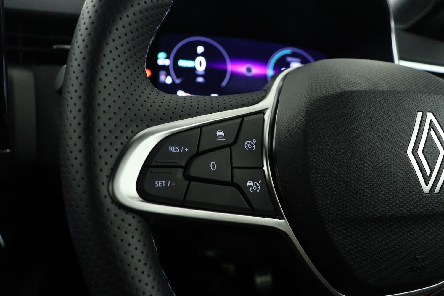 Used Renault Clio 2024 for sale - 76602863: Photo 17