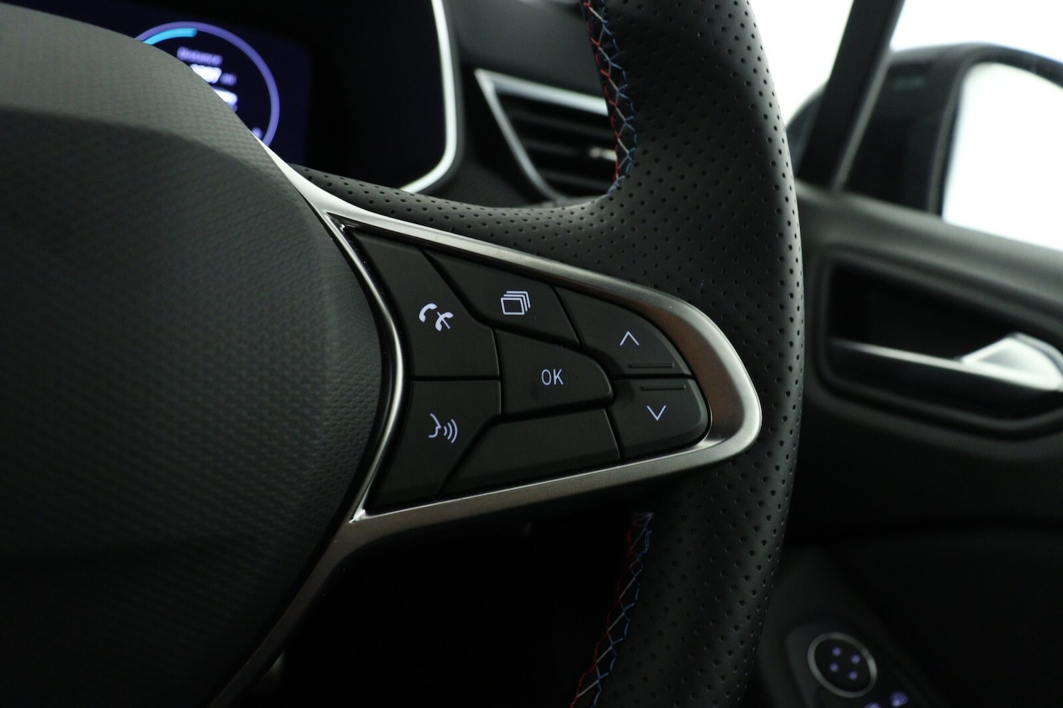 Used Renault Clio 2024 for sale - 76602863: Photo 18