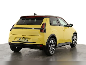 Used Renault 5 2025 for sale - 76870091: Photo