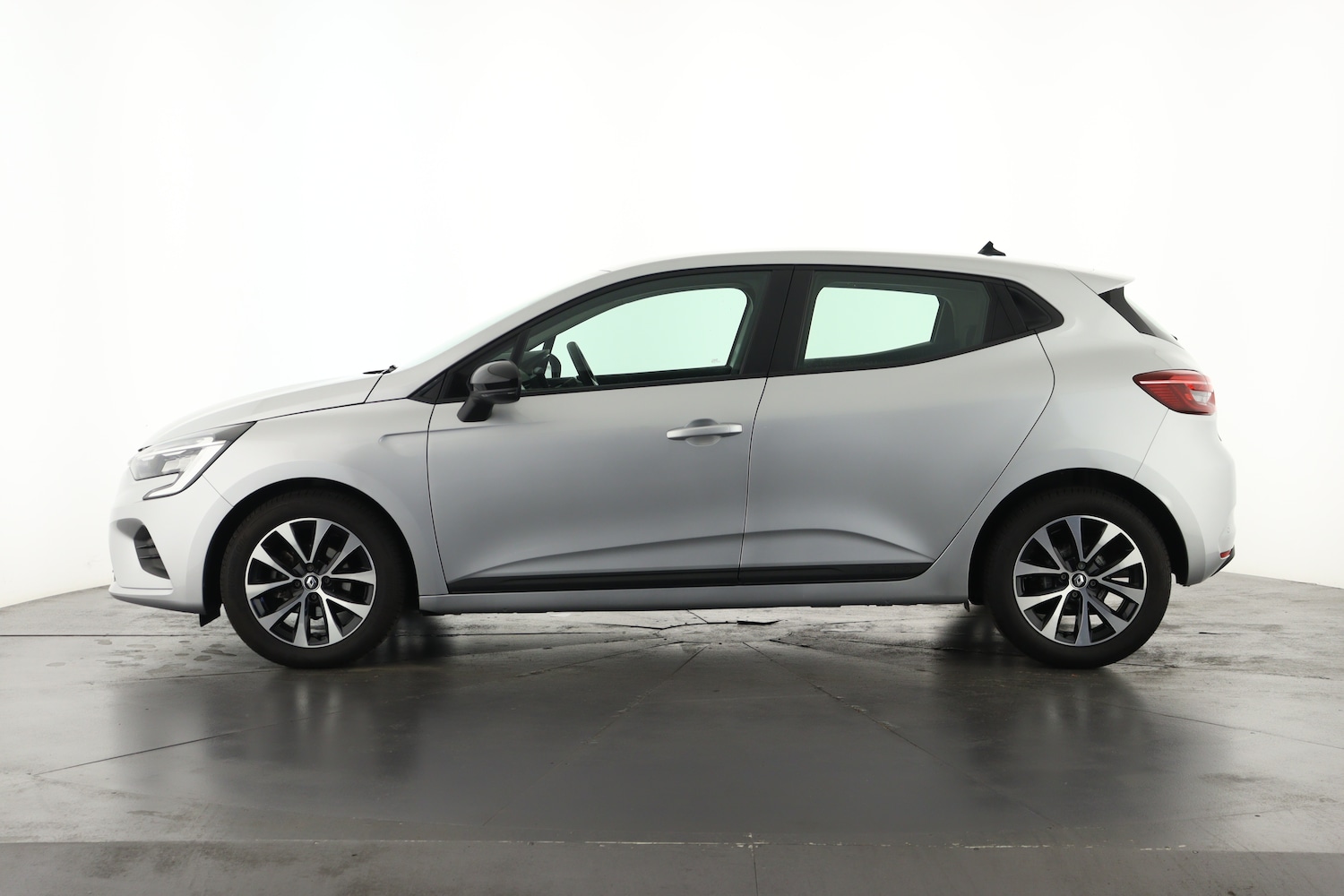Used Renault Clio 2023 for sale - 76871915: Photo 8