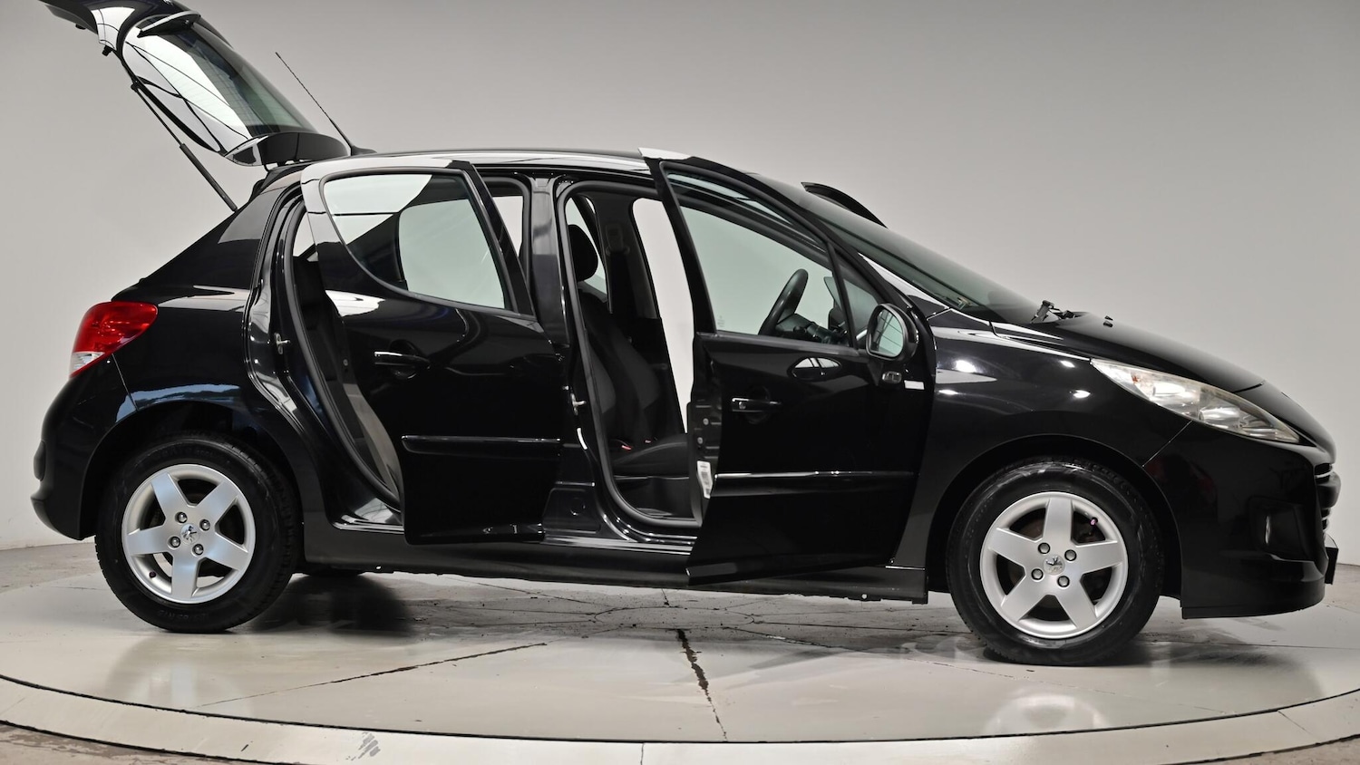 Used Peugeot 207 2010 for sale - 76996488: Photo 75