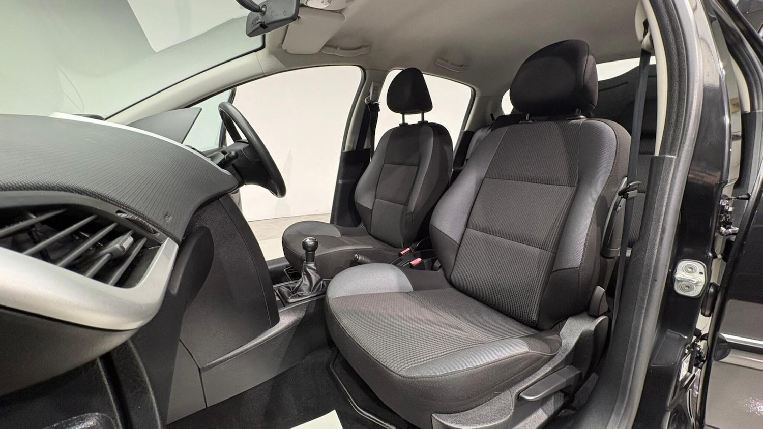 Used Peugeot 207 2010 for sale - 76996488: Photo 83