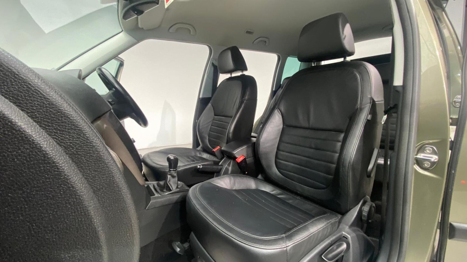 Vehicle 83