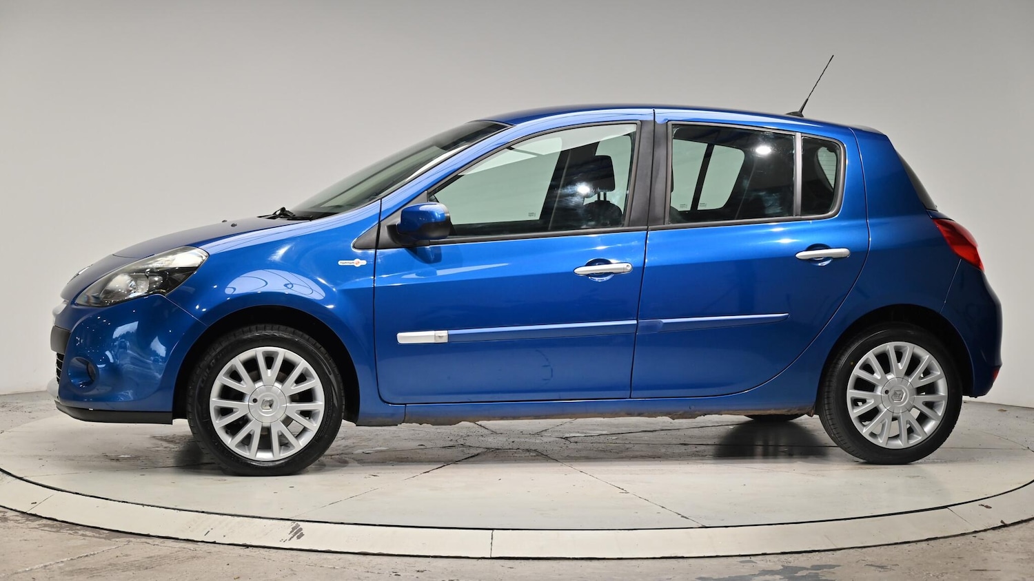 Used Renault Clio 2009 for sale - 76473255: Photo 19