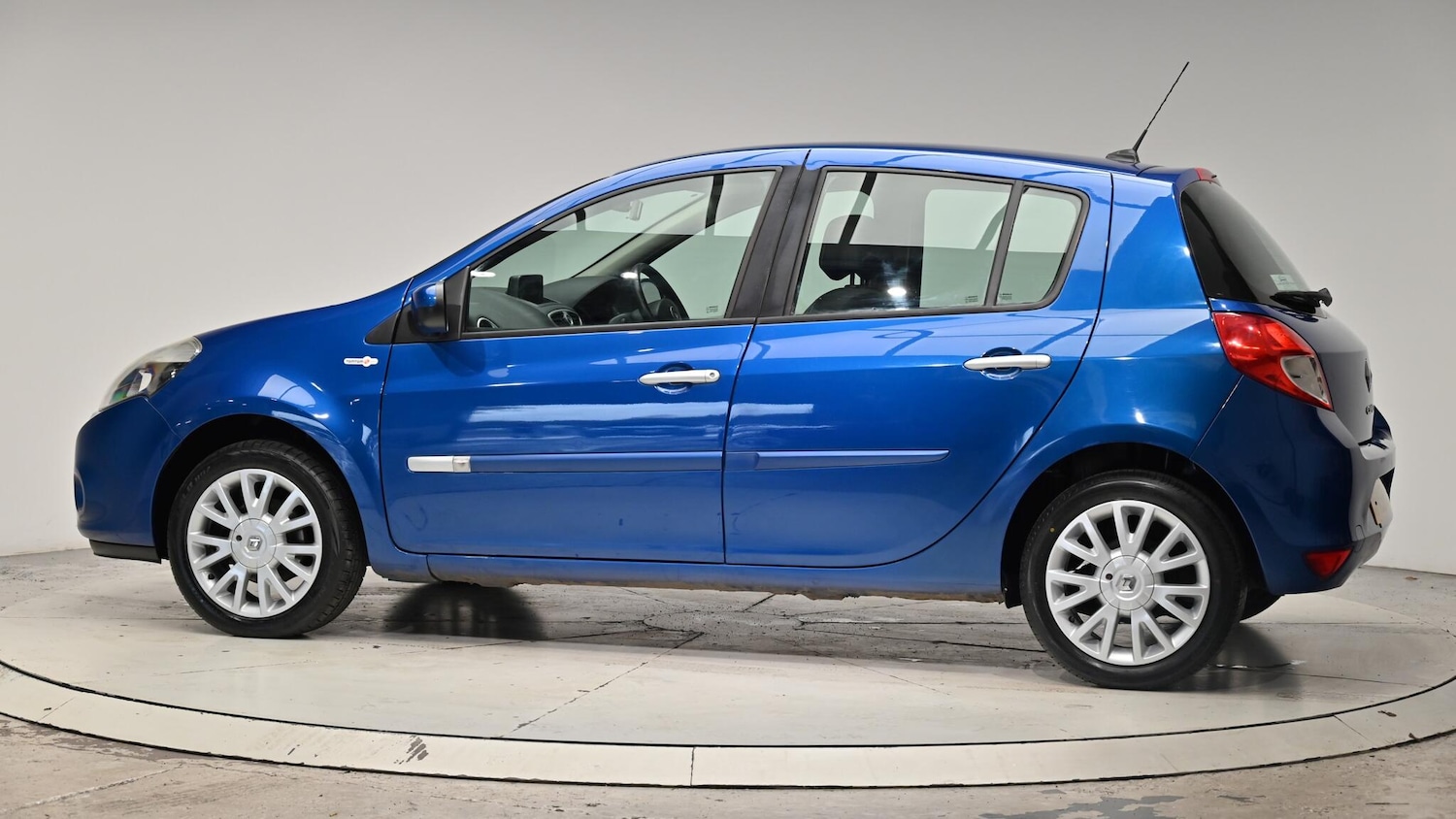 Used Renault Clio 2009 for sale - 76473255: Photo 22