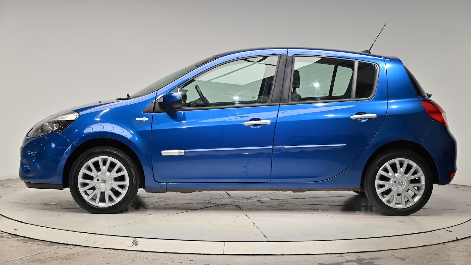 Used Renault Clio 2009 for sale - 76473255: Photo 3