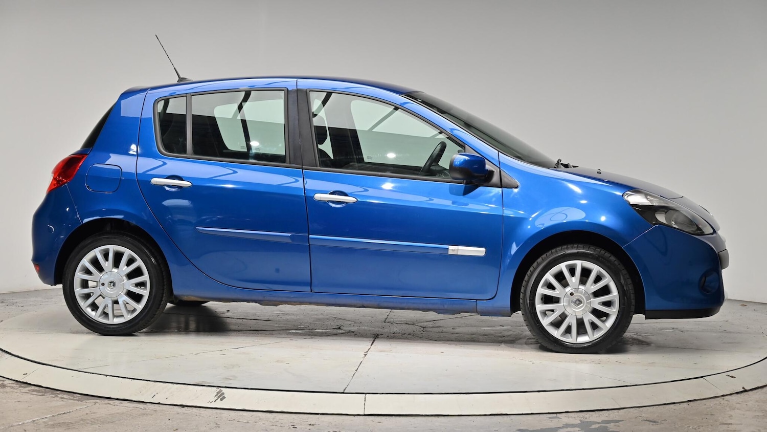 Used Renault Clio 2009 for sale - 76473255: Photo 39