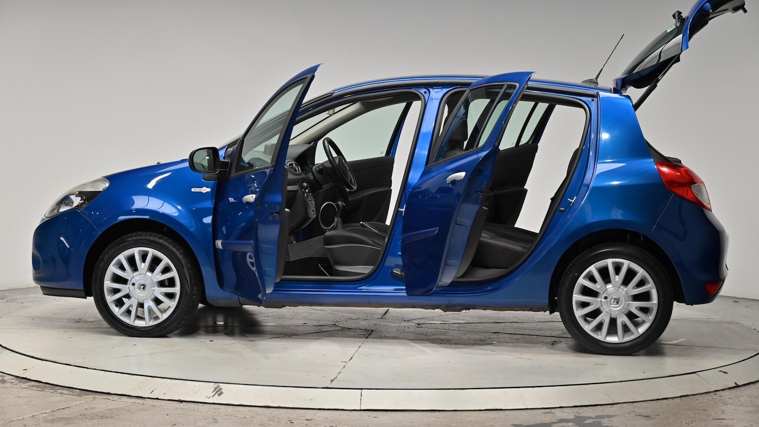 Used Renault Clio 2009 for sale - 76473255: Photo 57