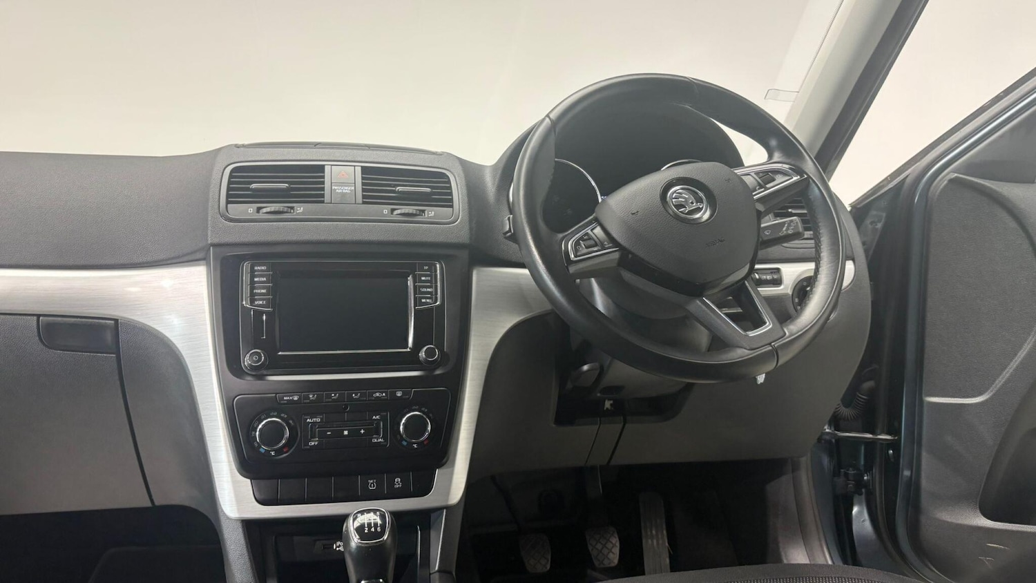 Used Skoda Yeti 2015 for sale - 76337640: Photo 87