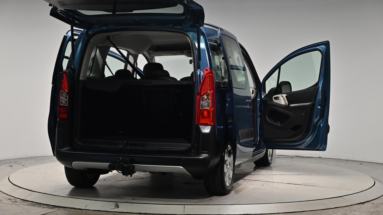 Used Peugeot Partner Tepee 2012 for sale - 76498726: Photo 67