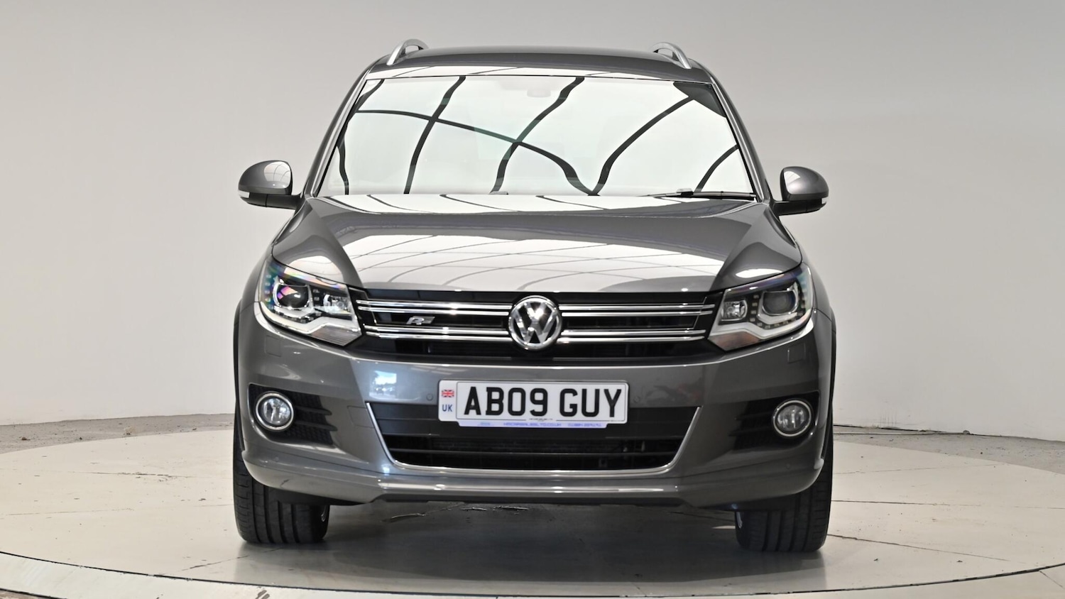 Used Volkswagen Tiguan 2014 for sale - 76607133: Photo 2