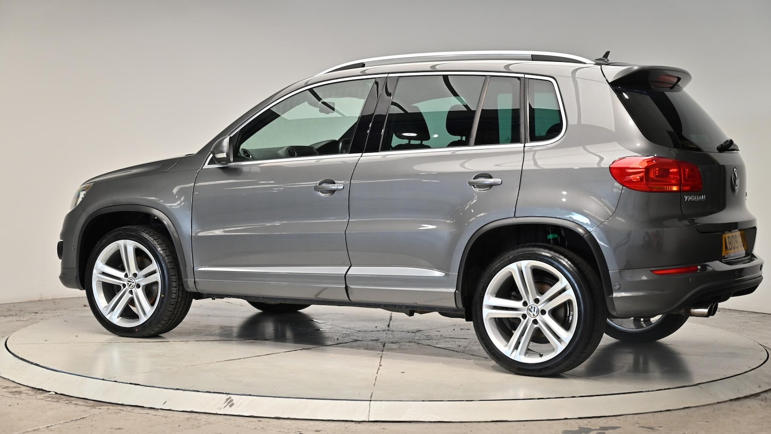 Used Volkswagen Tiguan 2014 for sale - 76607133: Photo 23