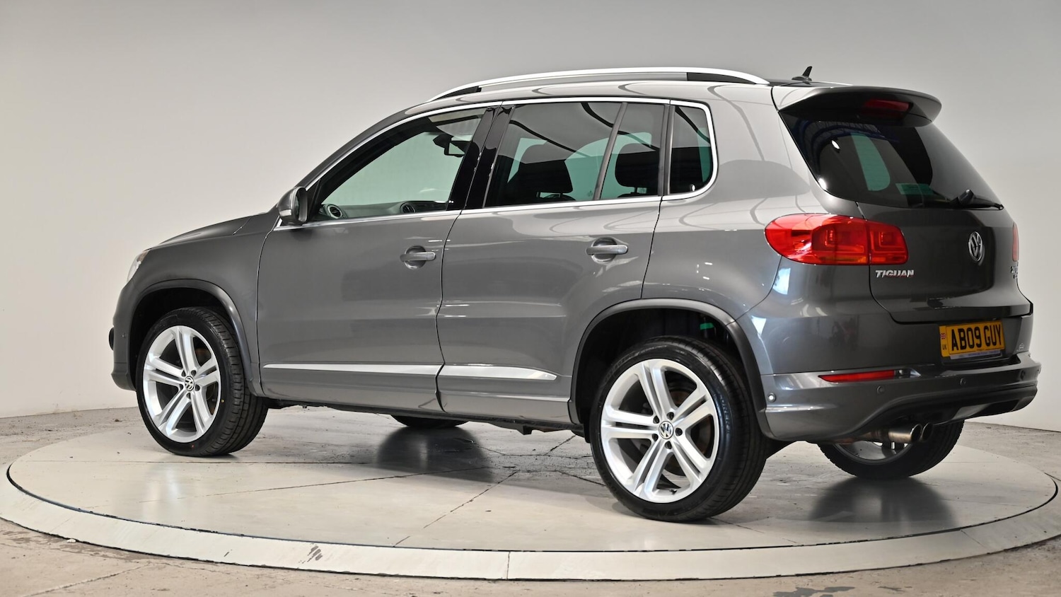 Used Volkswagen Tiguan 2014 for sale - 76607133: Photo 24