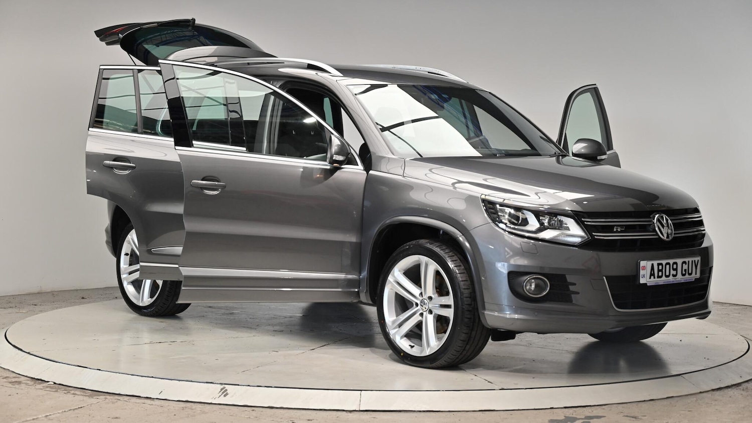 Used Volkswagen Tiguan 2014 for sale - 76607133: Photo 43