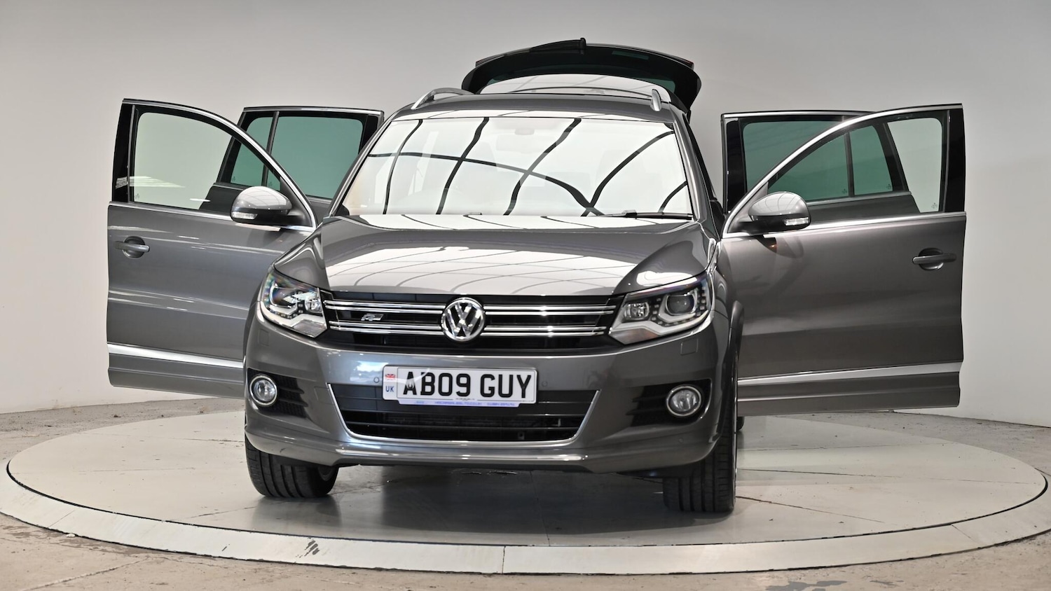 Used Volkswagen Tiguan 2014 for sale - 76607133: Photo 48