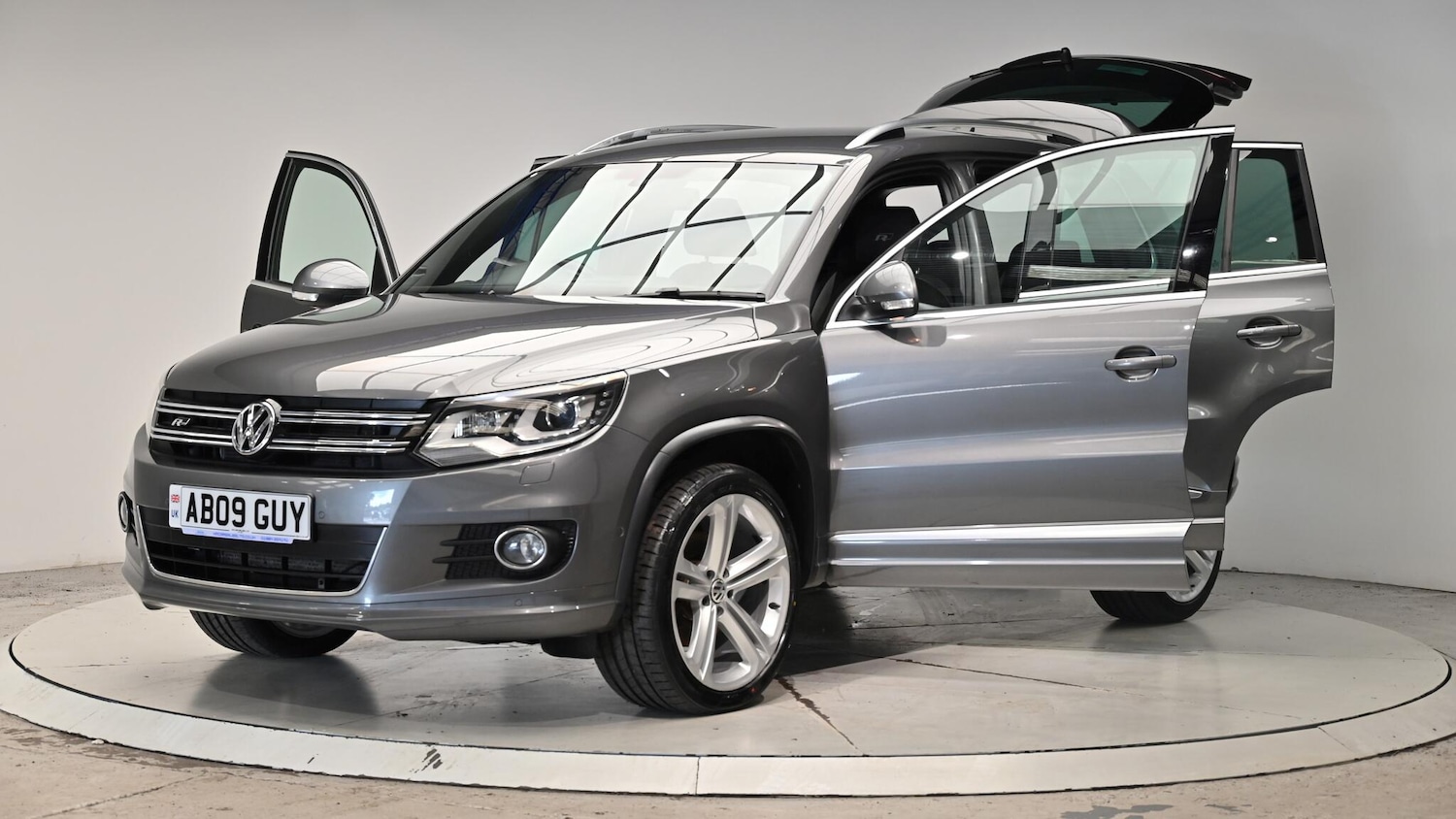 Used Volkswagen Tiguan 2014 for sale - 76607133: Photo 51