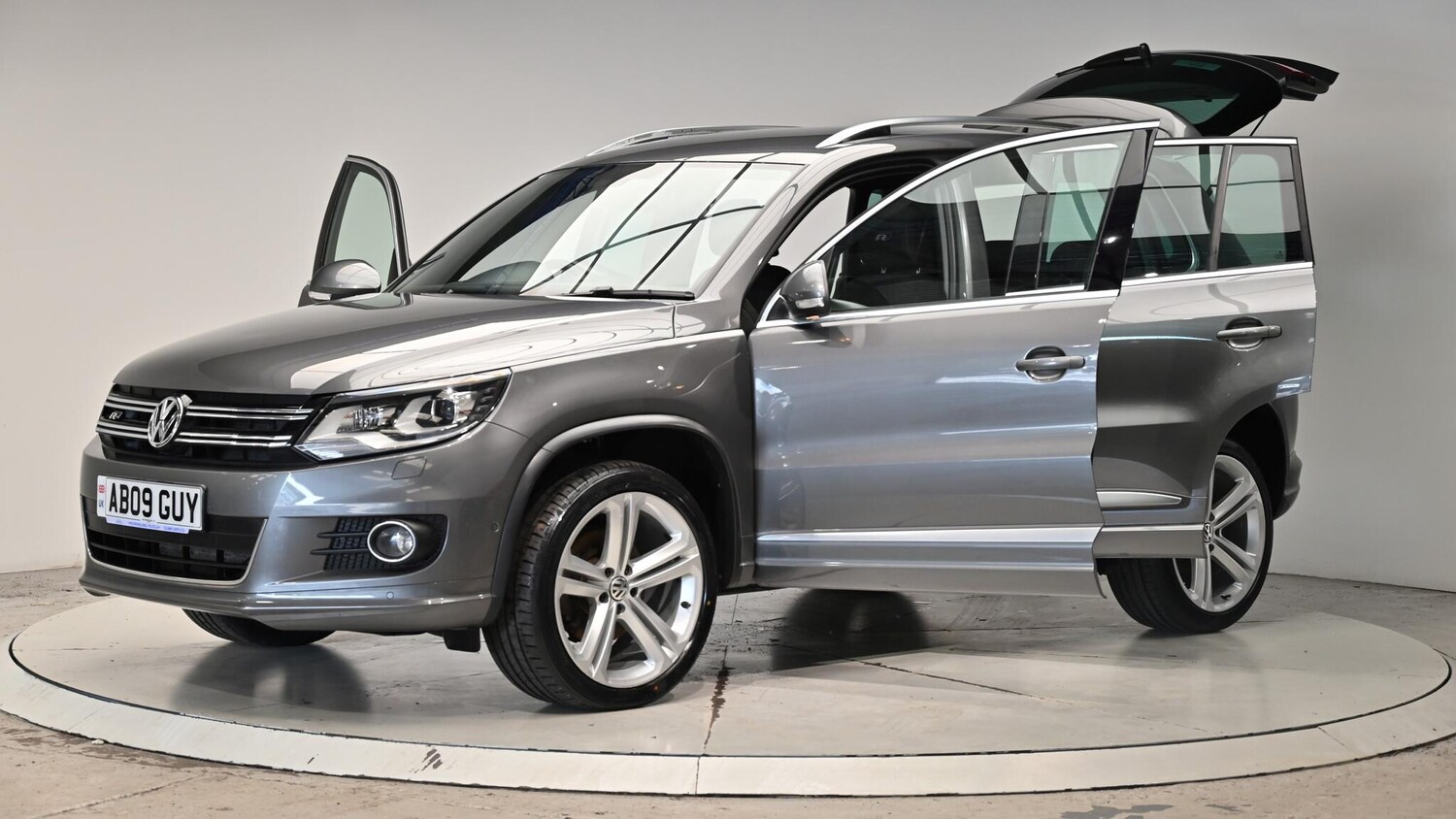 Used Volkswagen Tiguan 2014 for sale - 76607133: Photo 52