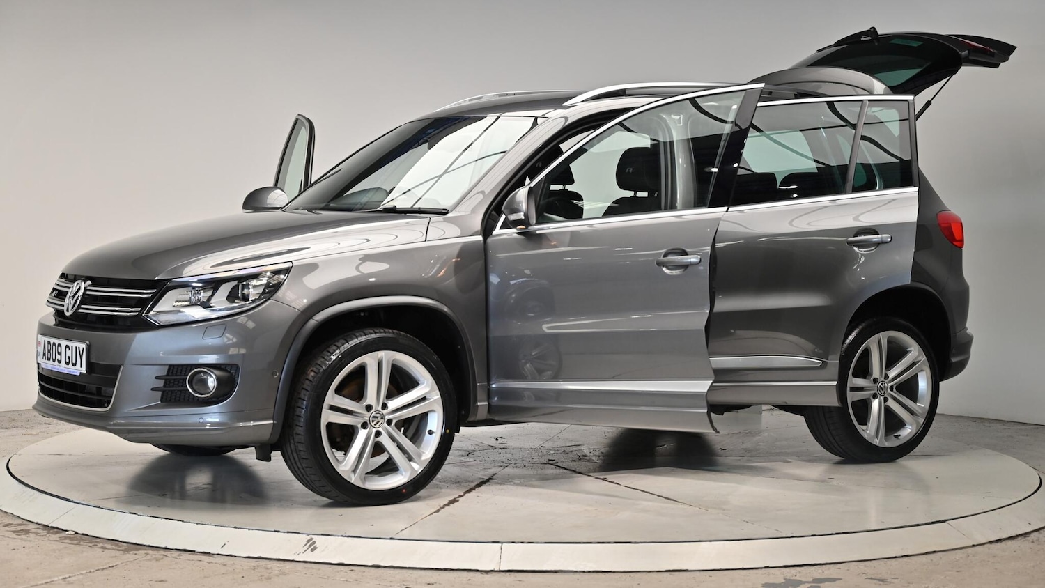 Used Volkswagen Tiguan 2014 for sale - 76607133: Photo 53