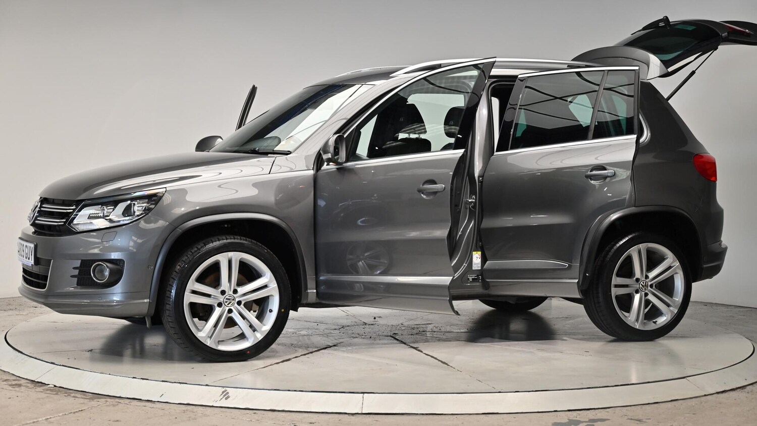 Used Volkswagen Tiguan 2014 for sale - 76607133: Photo 54