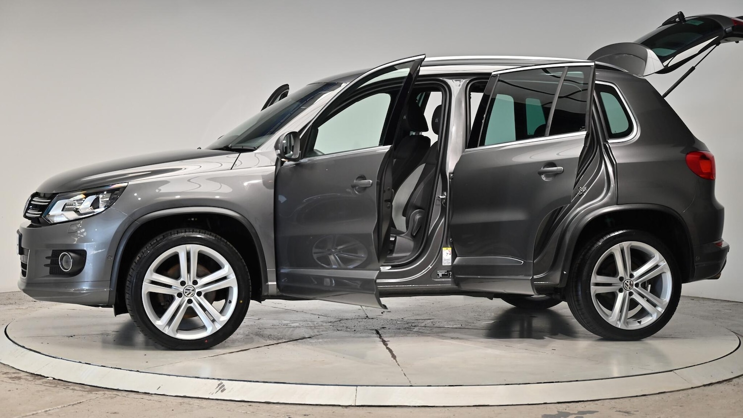 Used Volkswagen Tiguan 2014 for sale - 76607133: Photo 55