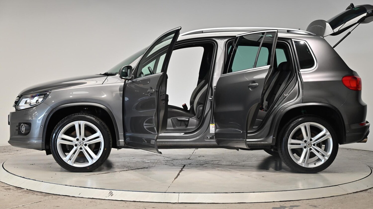 Used Volkswagen Tiguan 2014 for sale - 76607133: Photo 56